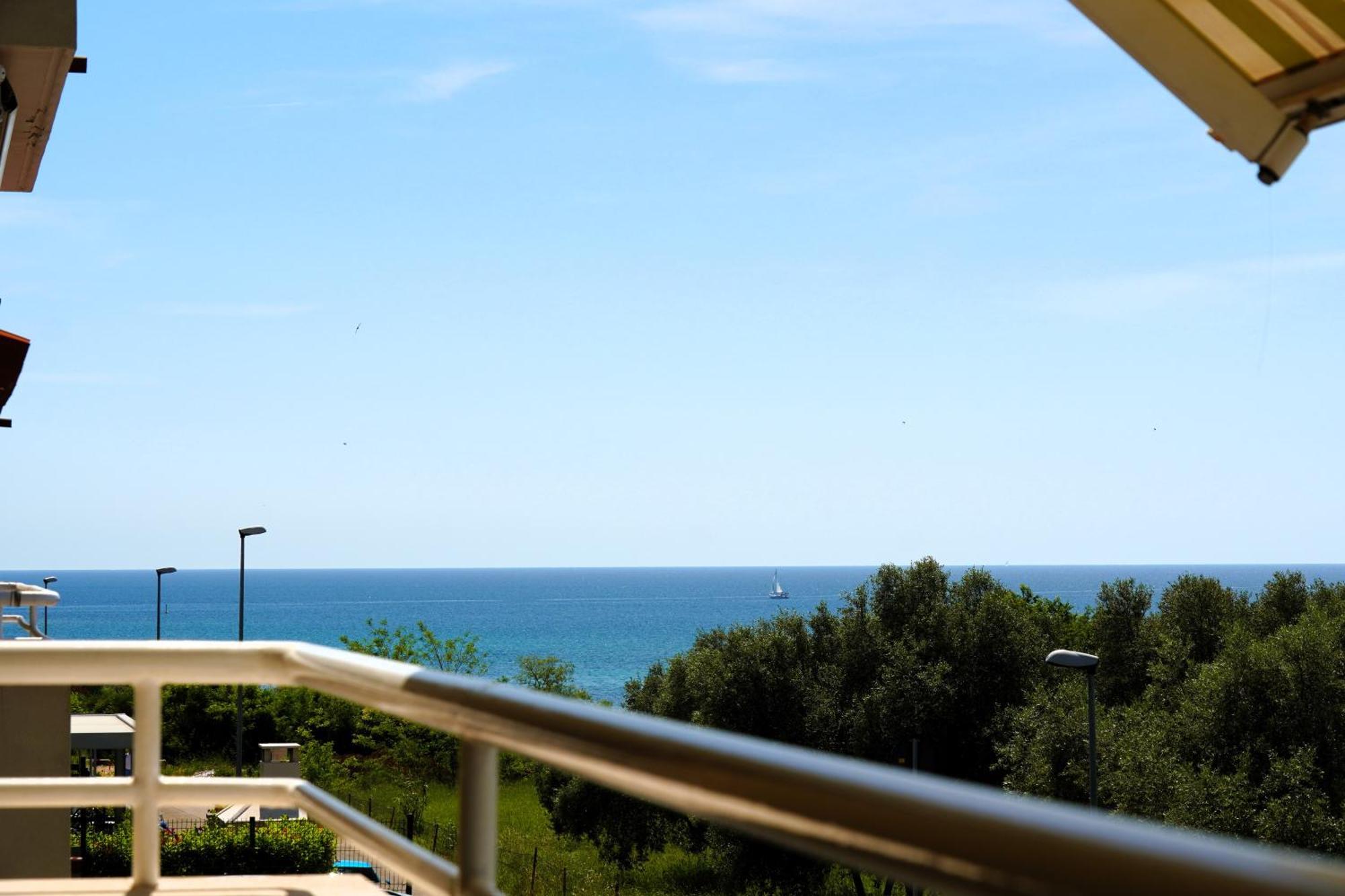 Flora House With Apartment Zambratija  Exterior foto